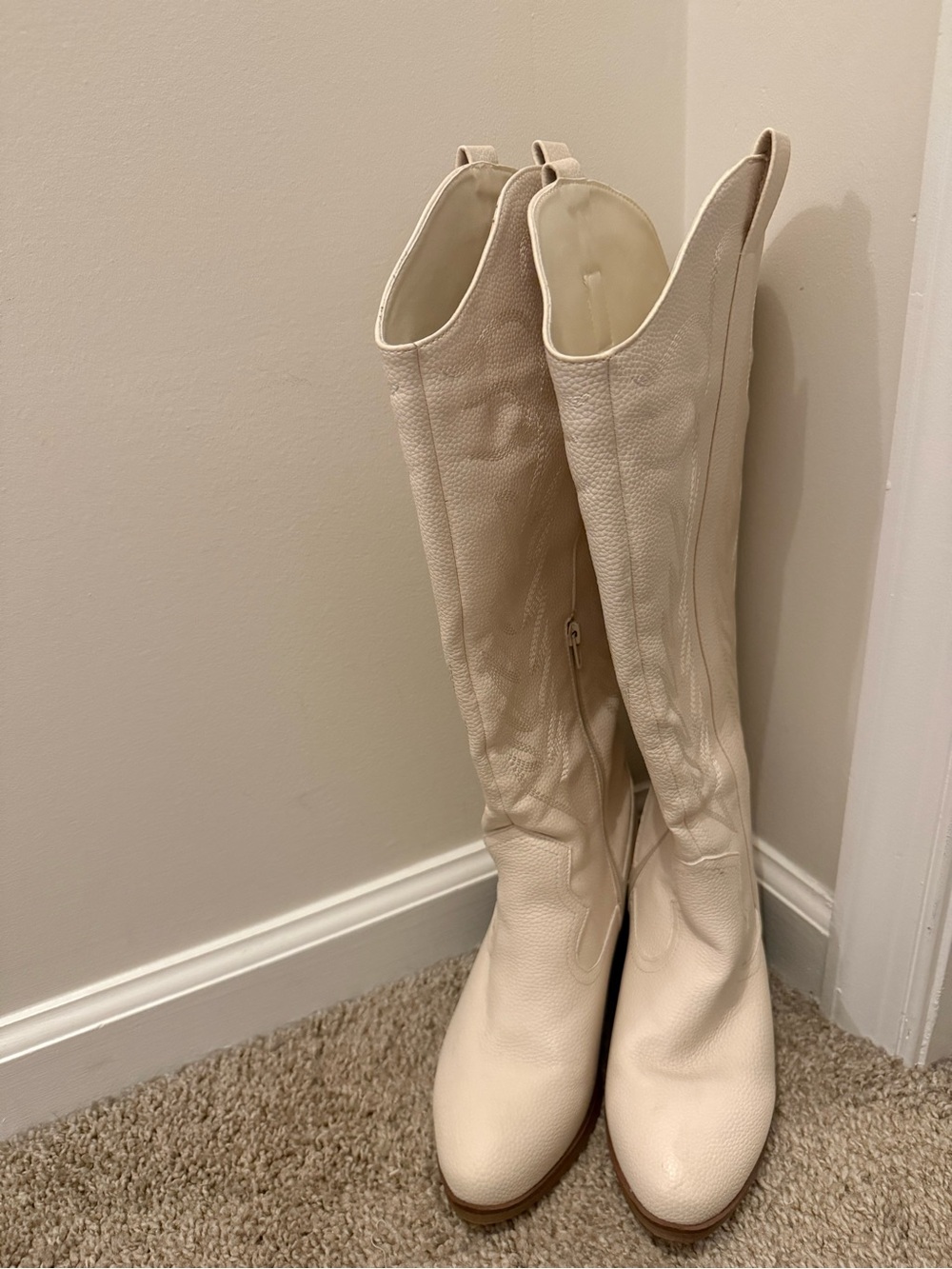 Arula Cream Knee High Wide Calf & Width Sierra Western Heeled Boots - size 8W